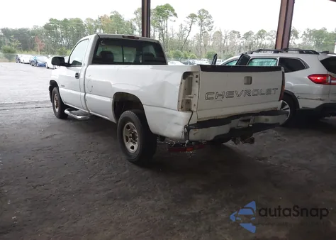 1999 Chevrolet Silverado 2500 C2500 z USA, uszkodzony, nr VIN 1GCFC24TXXE211950